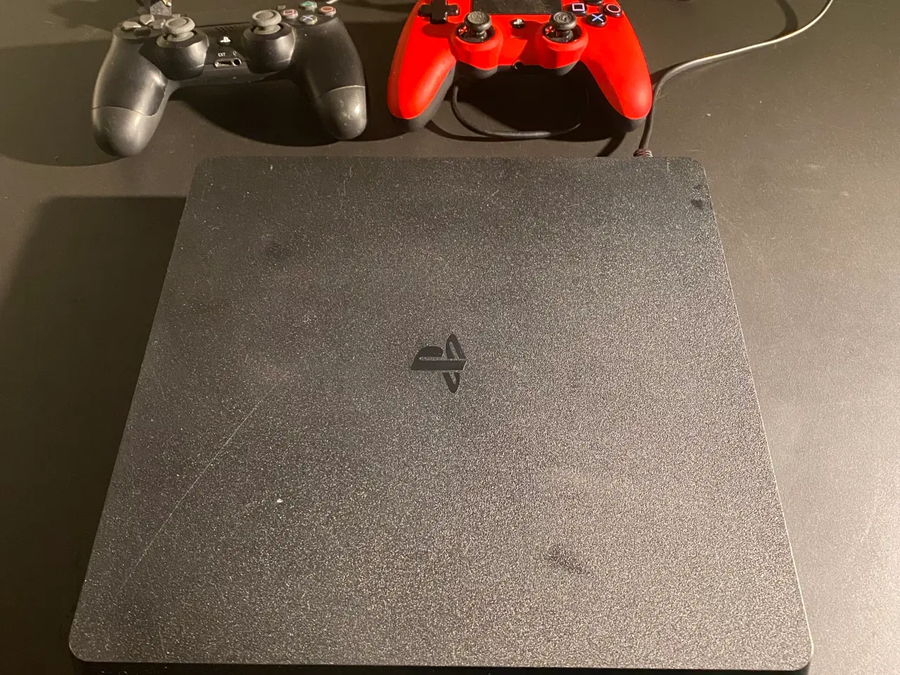 Billede 1 - PlayStation4 med 2 kontrollere