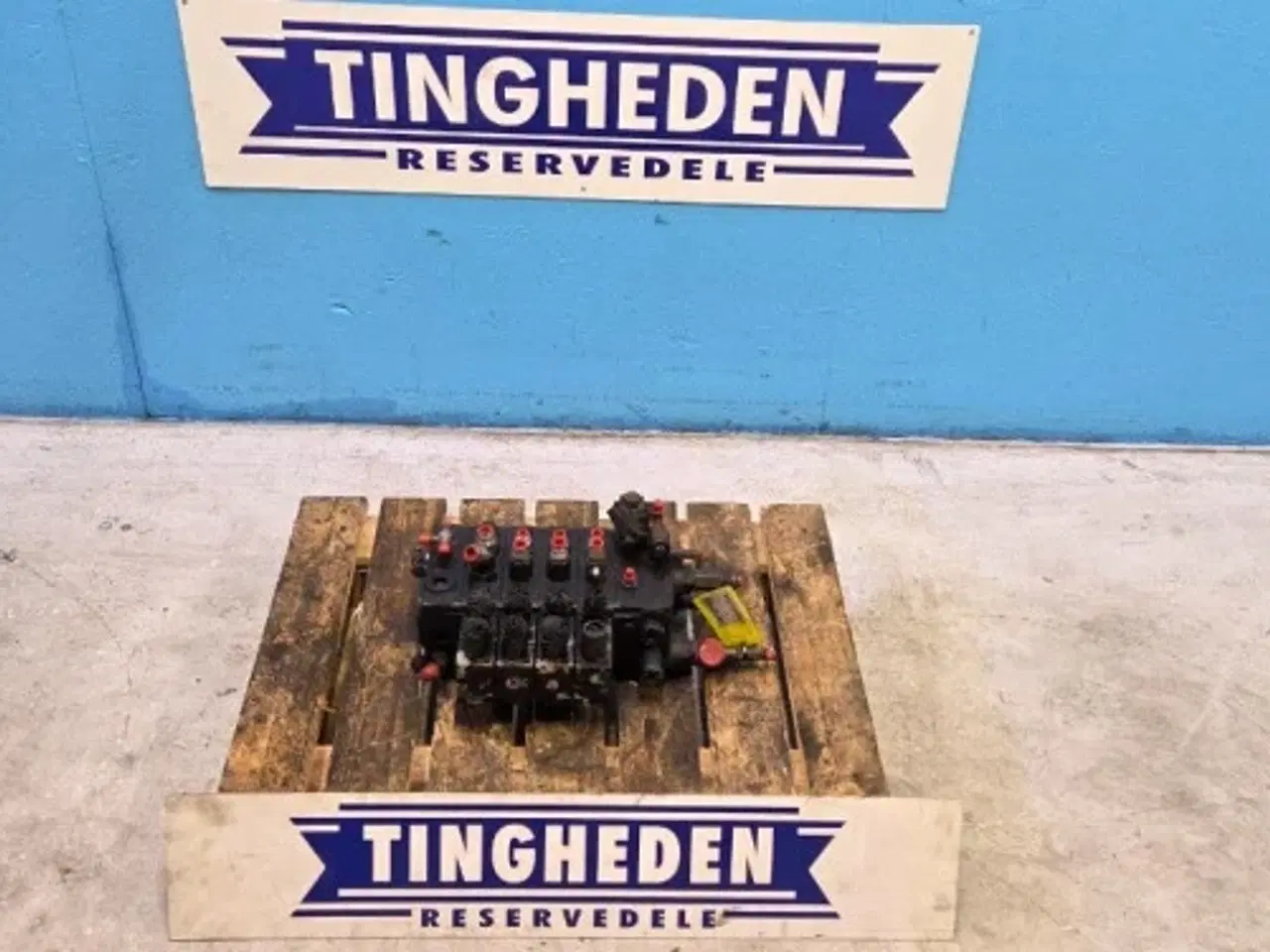 Billede 1 - Bobcat  TL38.70X  Hydraulikventil  7357421