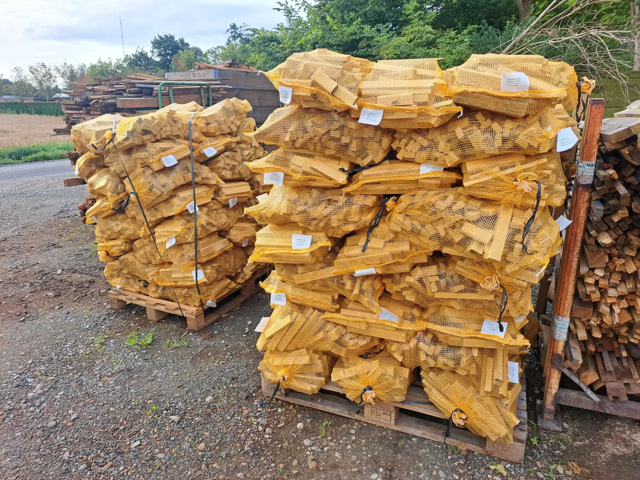 Billede 2 - 90 sække med egebrænde - leveret