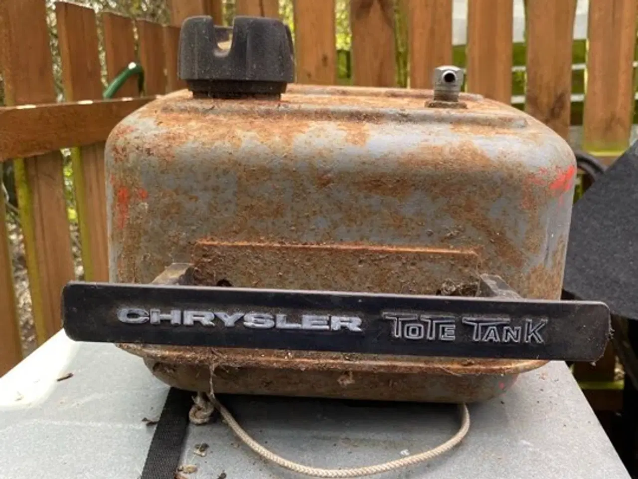 Billede 2 - Veteran Chrysler påhængsmotor 6HK med org tank