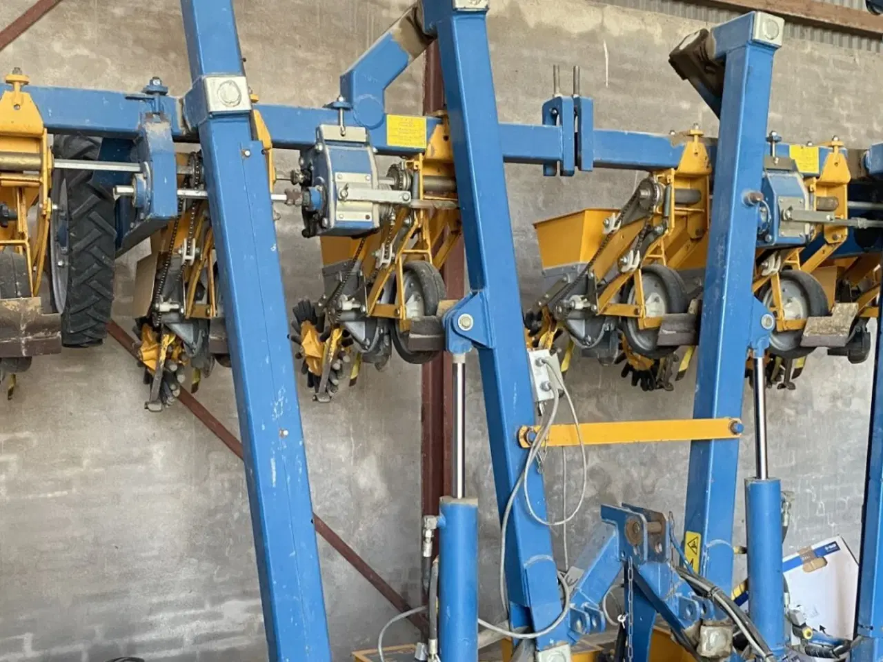 Billede 1 - Kleine Unicorn 3, 12 rækket. Utrolig velholdt maskine fra ophør.