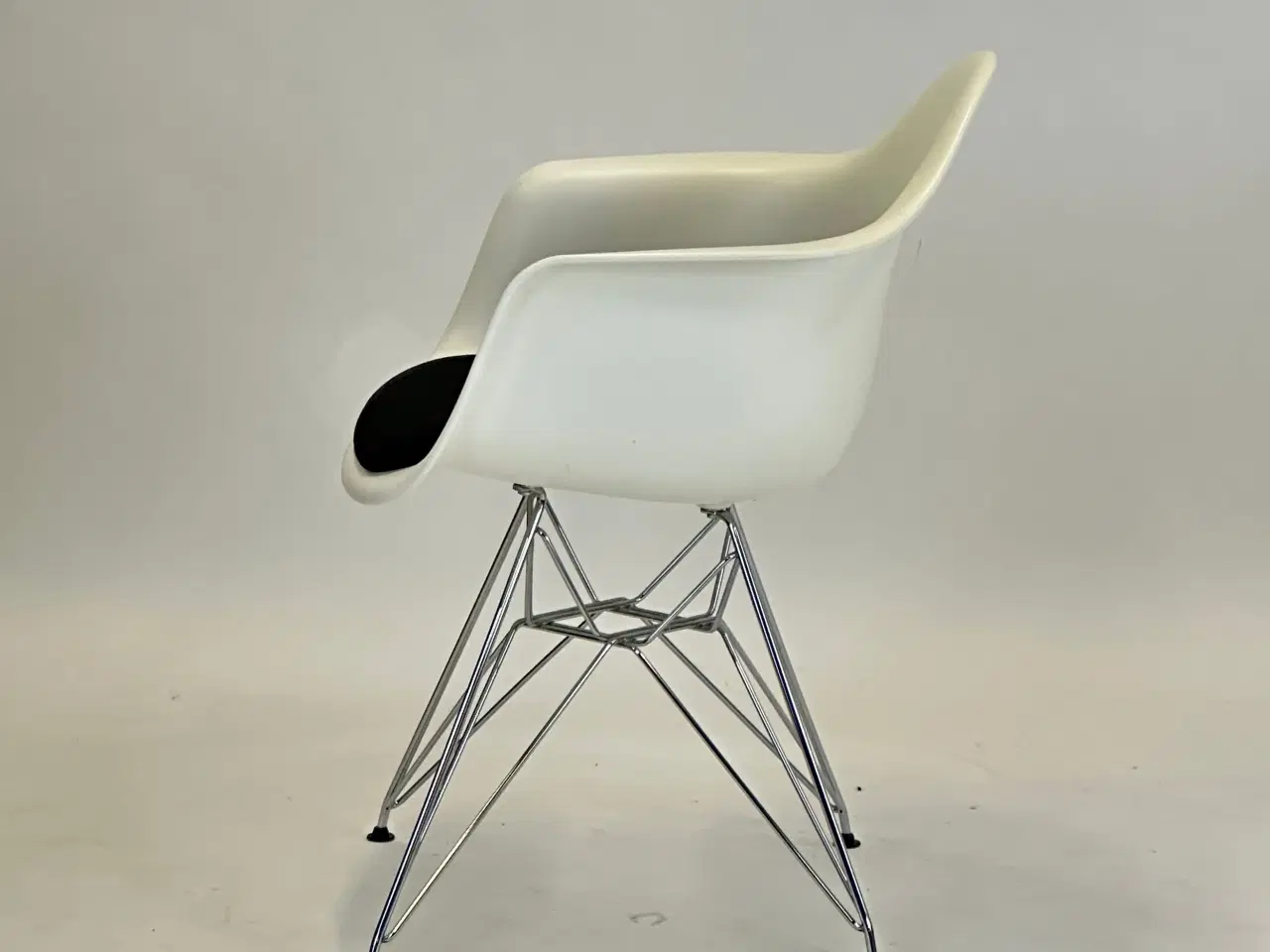 Billede 4 - Vitra Eames Plastic Armchair DAR (Hvid)