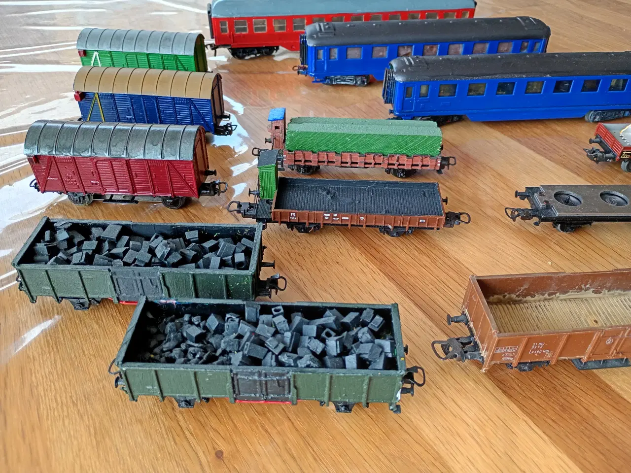 Billede 2 - 13 Diverse togvogne