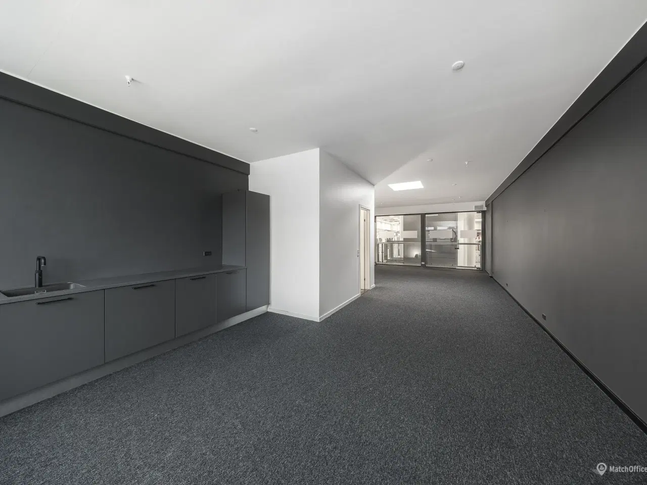 Billede 1 - 57 m² lejemål i centralt shoppingcenter