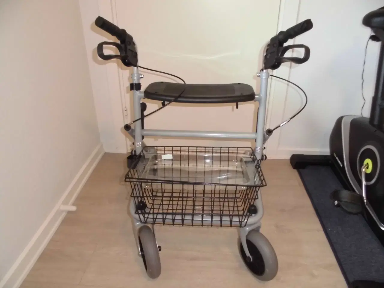 Billede 1 - Ny Rollator