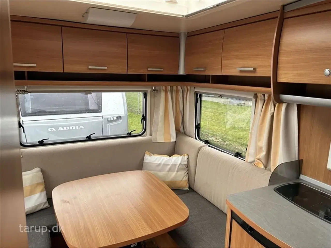 Billede 8 - 2013 - Knaus Sport 450 FU   Fast monteret Thule markise, rundsiddegruppe, mover, Isabella sunshine, stabilisator, aircondition, varmtvand, udvendigt gasudtag og EL.