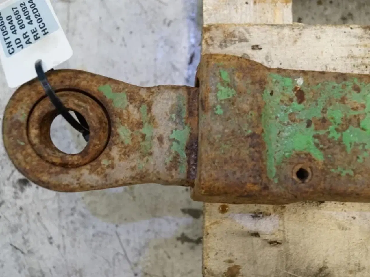Billede 7 - John Deere 4040 R.H. Liftarm AR80666
