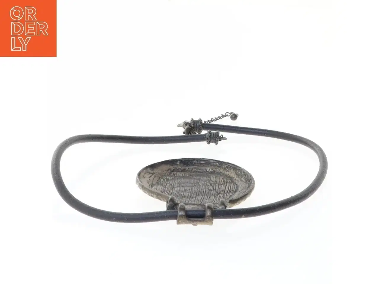 Billede 2 - Halskæde med vedhæng (str. 50 cm)