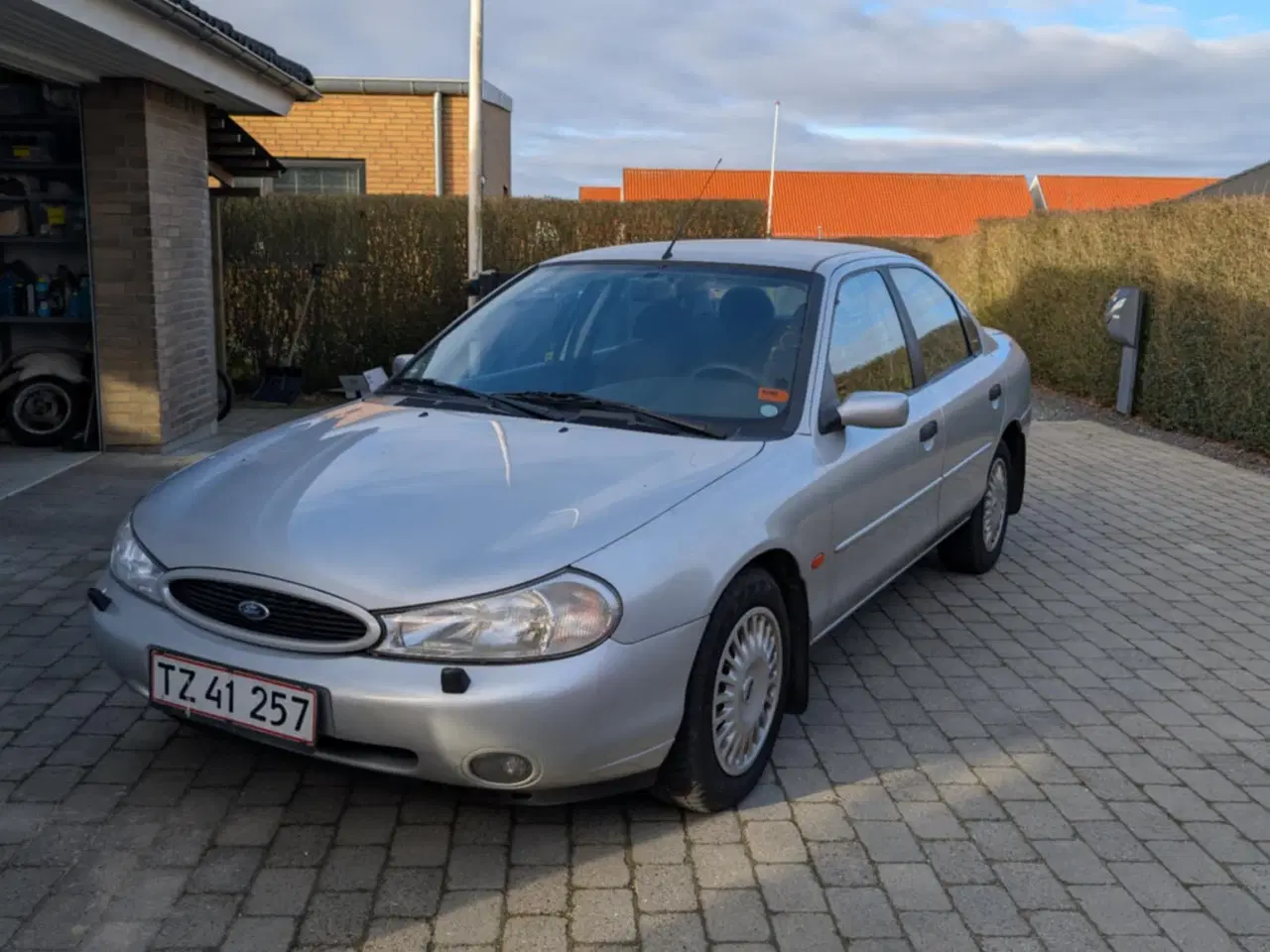 Billede 1 - Ford Mondeo 1.8 benzin. Forsikres klassisk