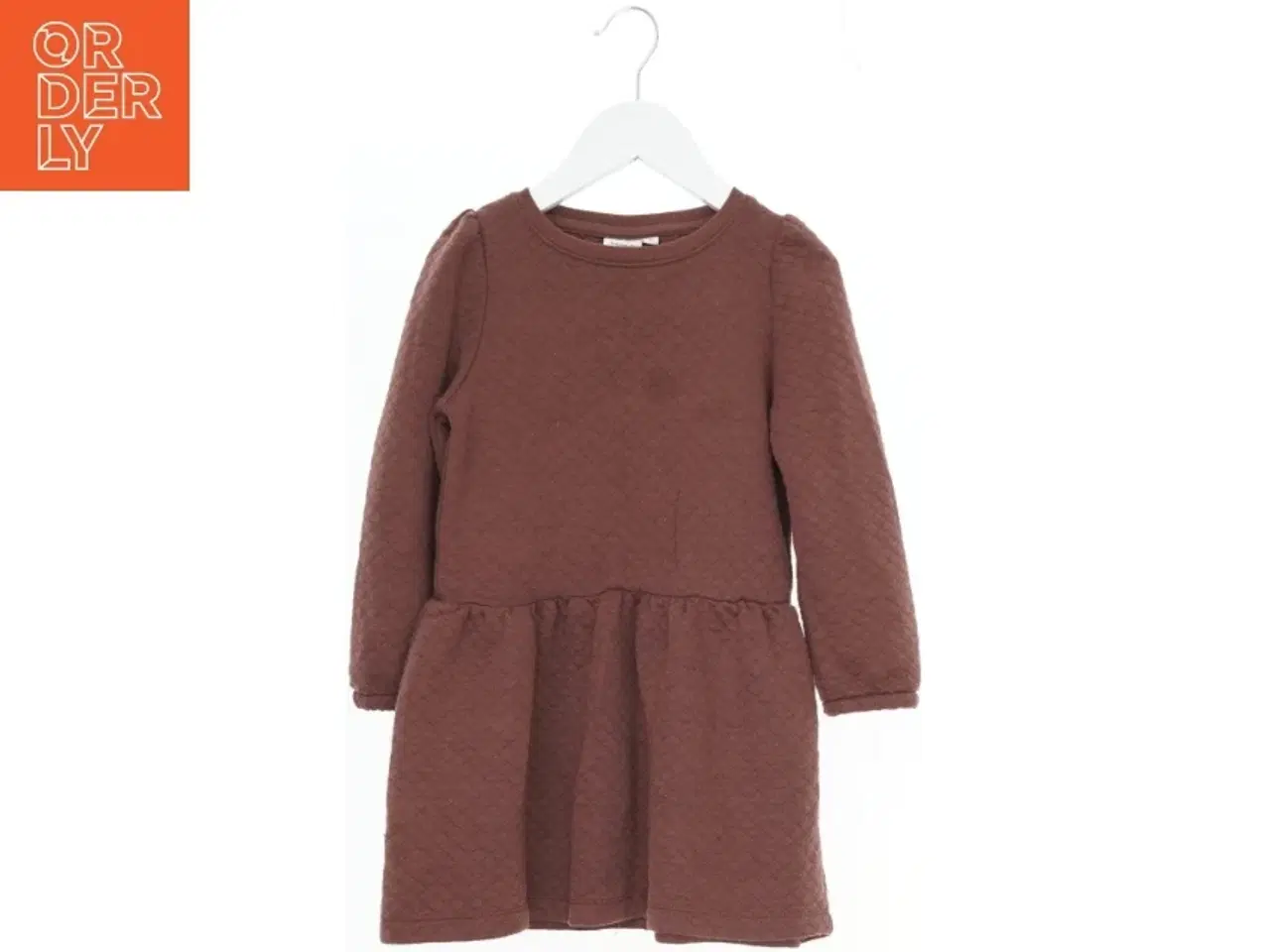 Billede 1 - Brun quiltet kjole fra Name It (str. 110)