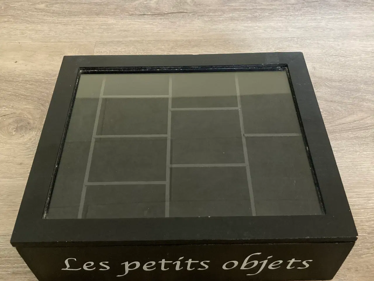 Billede 1 - Trææske med små rum