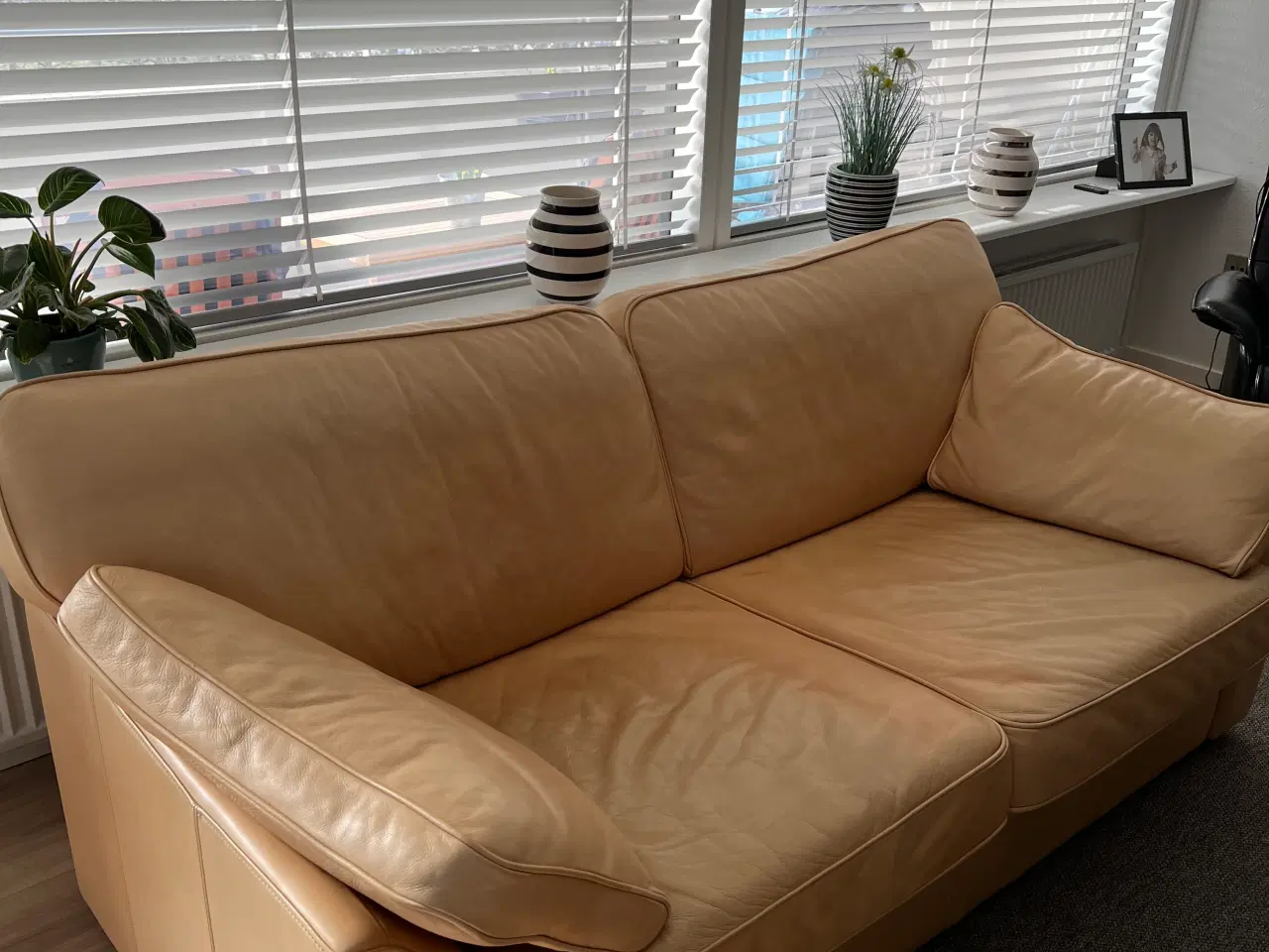 Billede 1 - 2 Pers. Semianilin læder sofa 