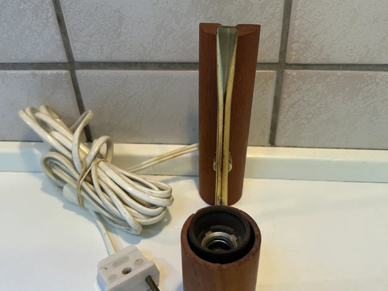 Billede 3 - Teak lampet fra 1960érne