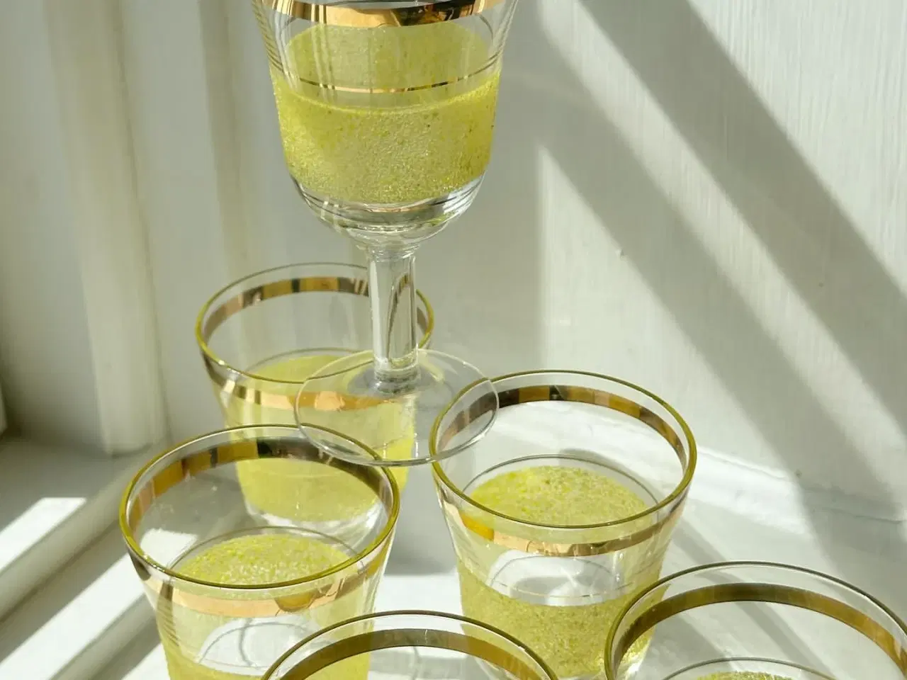 Billede 4 - Likørglas m gul sukkerglasur, 6 stk samlet