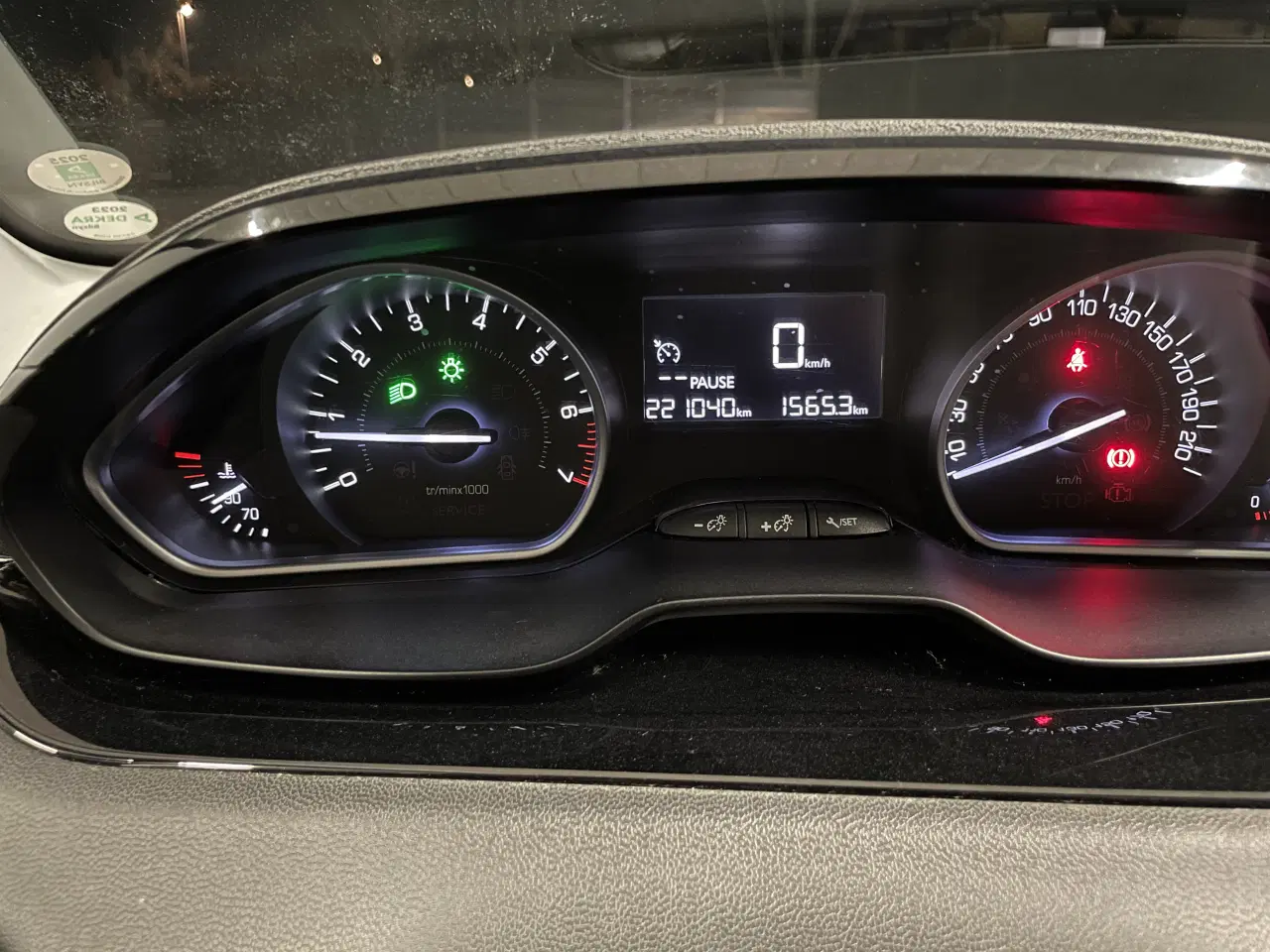 Billede 4 - Velholdt Peugeot 208 – årgang 2015 – 1 ejer