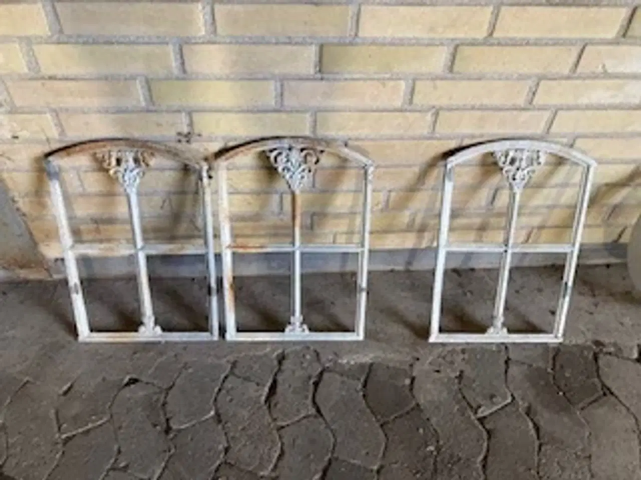 Billede 1 - støbejernsvinduer