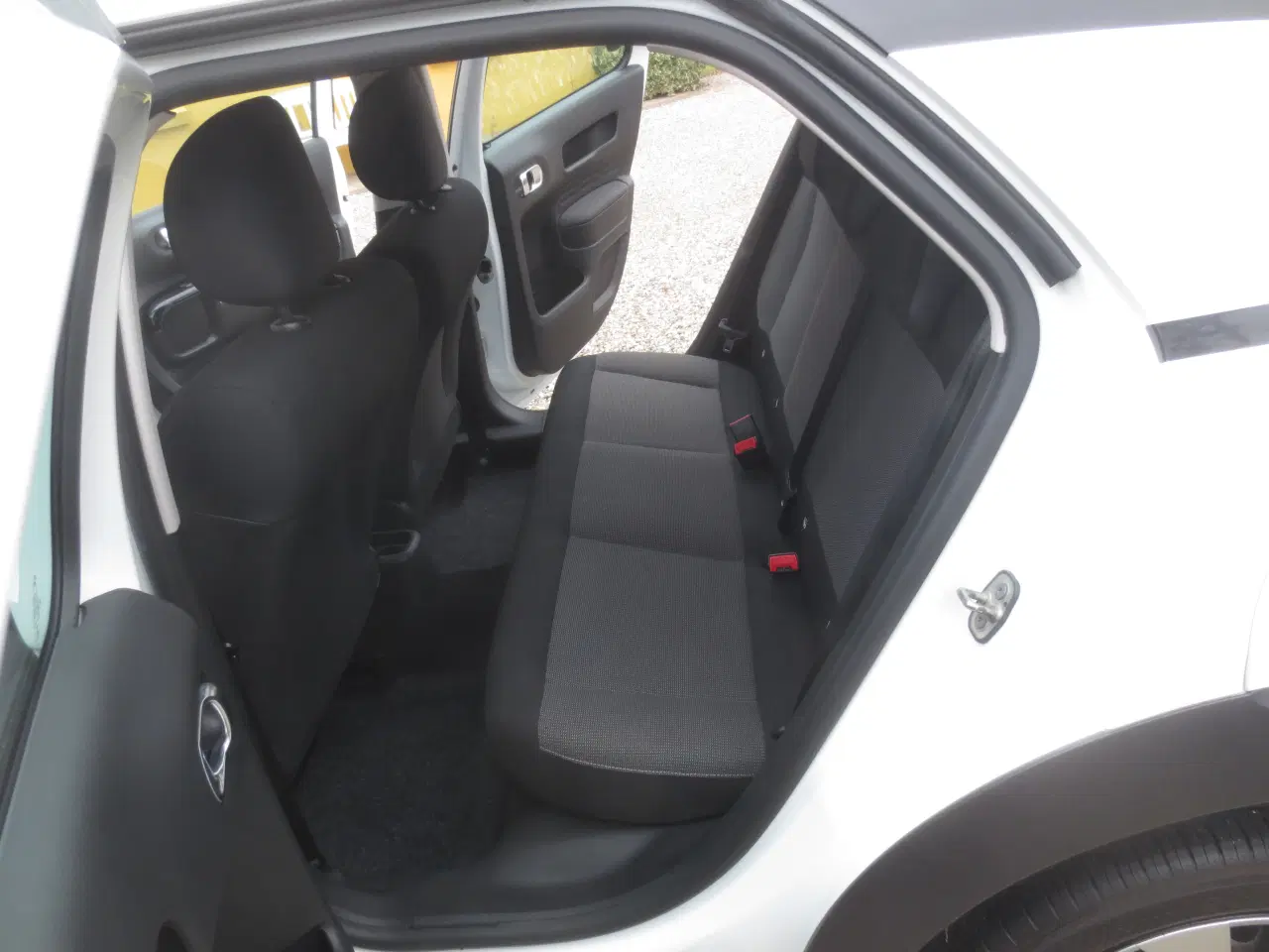 Billede 15 - Citroen C4 Cactus 1.2 i Km 144. År 2015. Nysynet.