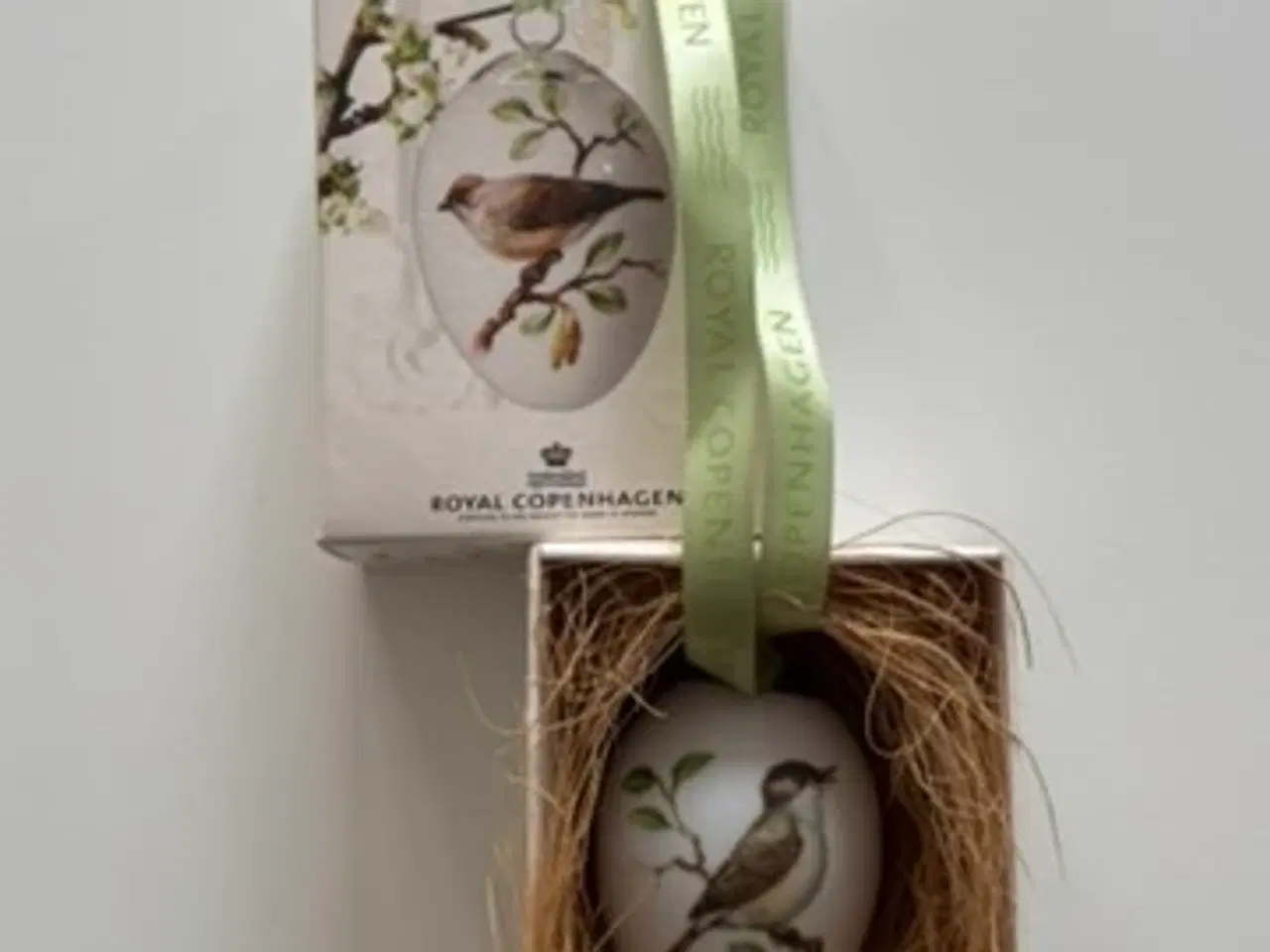 Billede 1 - Påskeæg med munk, Royal Copenhagen påskeæg 2011