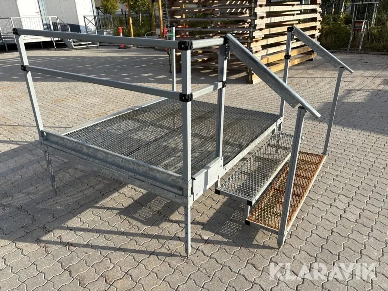 Billede 4 - Platform med trappe Trident