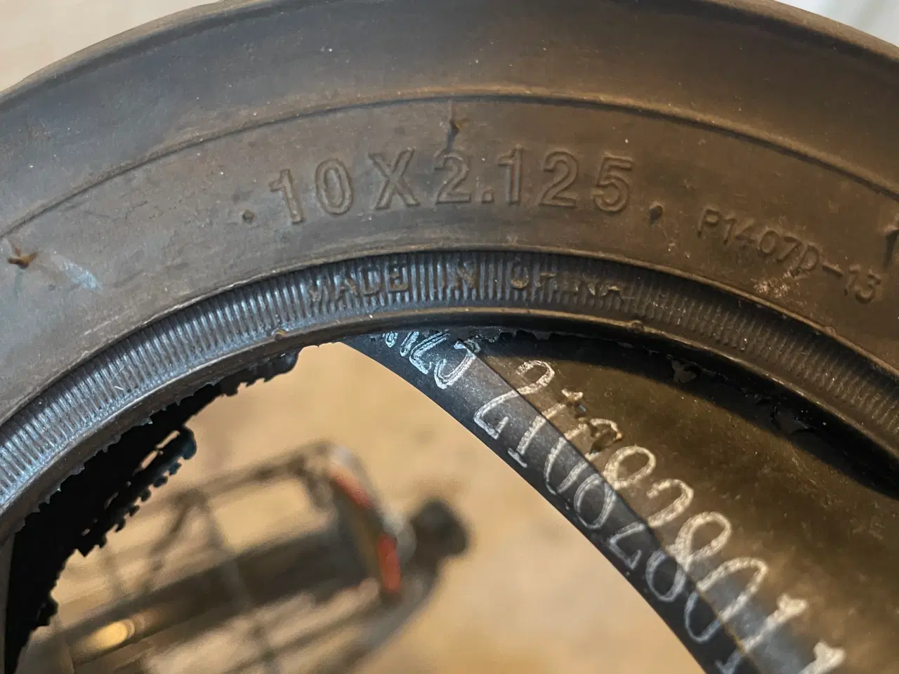 Billede 2 - Dæk til elløbehjul. 10 X 2,125" tommers dæk.