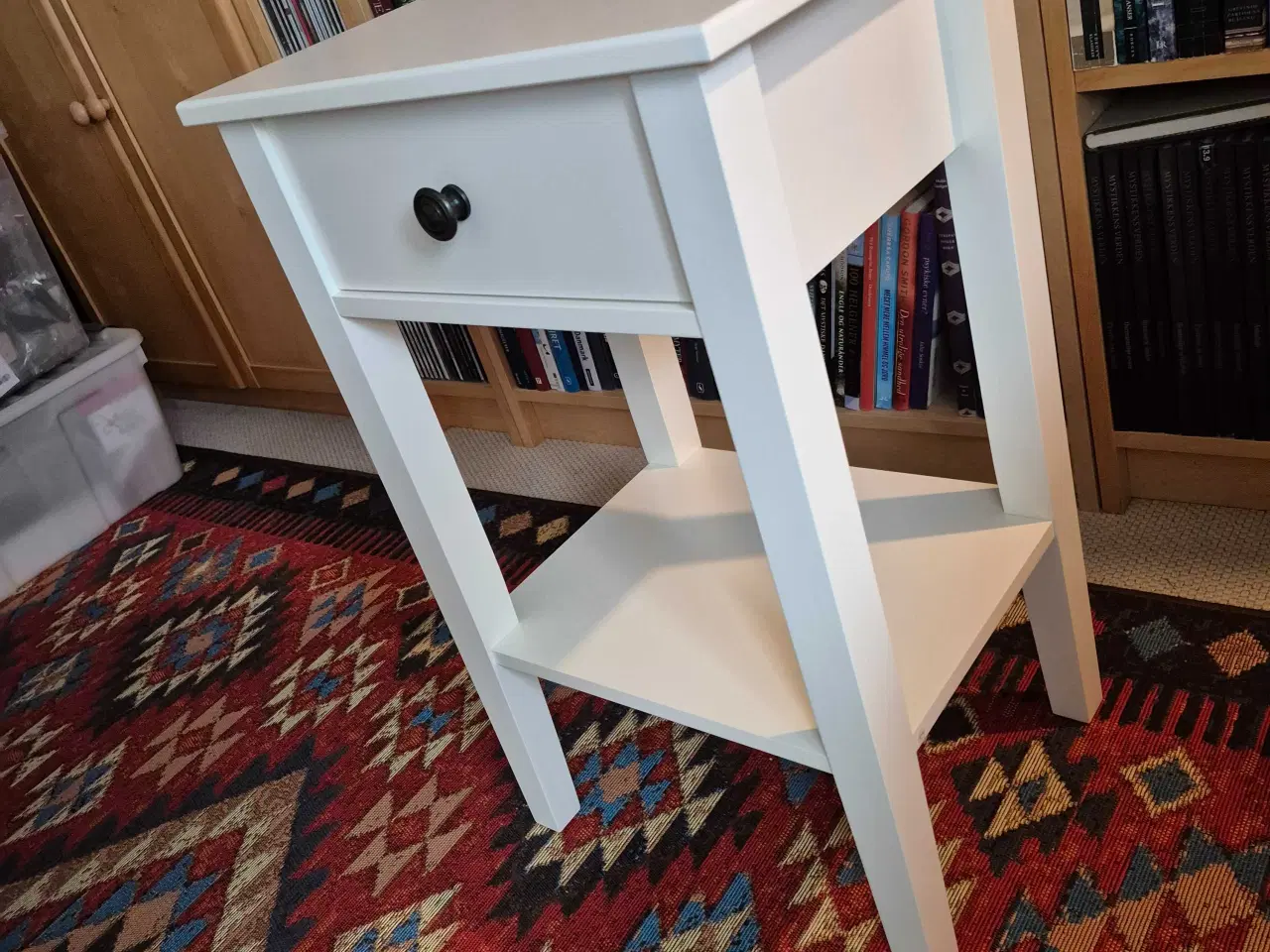 Billede 1 - Helt nyt hvidt sengebord