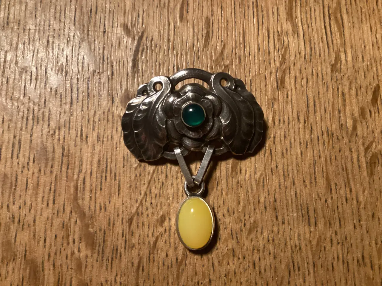 Billede 2 - Georg Jensen Sølvbroche m/grøn sten og gul vedhæng