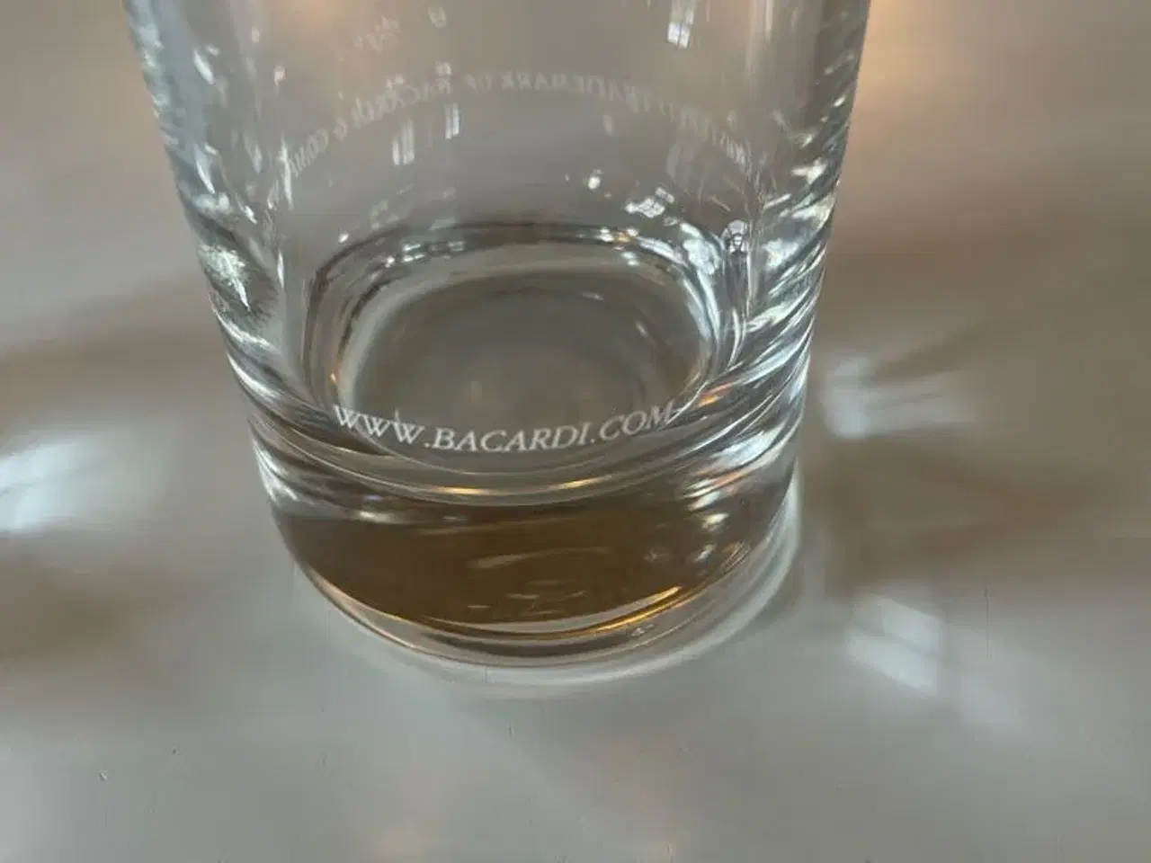Billede 3 - Bacardi sjus glas.
