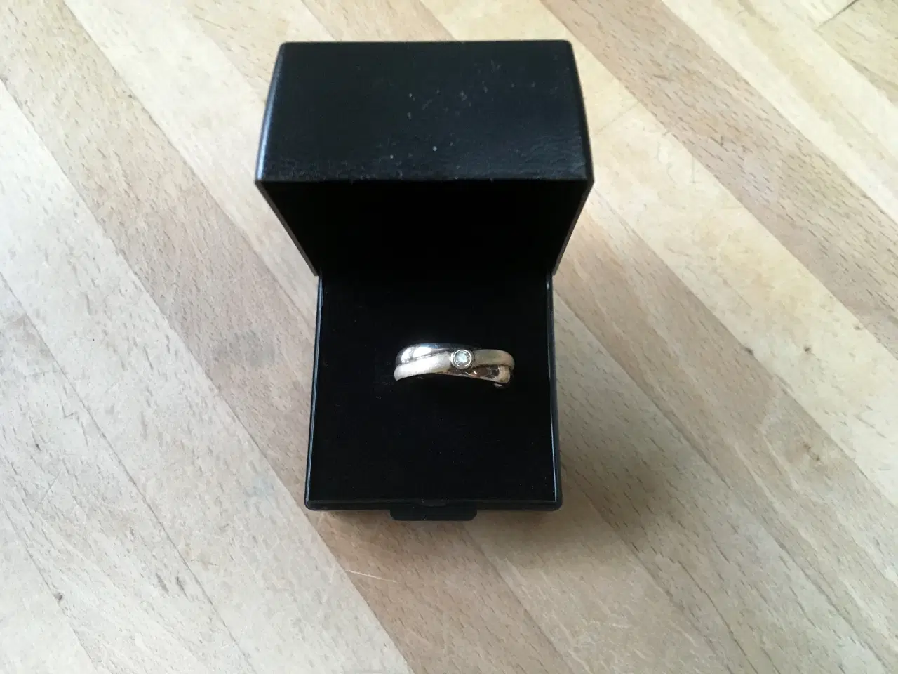 Billede 7 - Fingerring i sølv med hvid zirkon