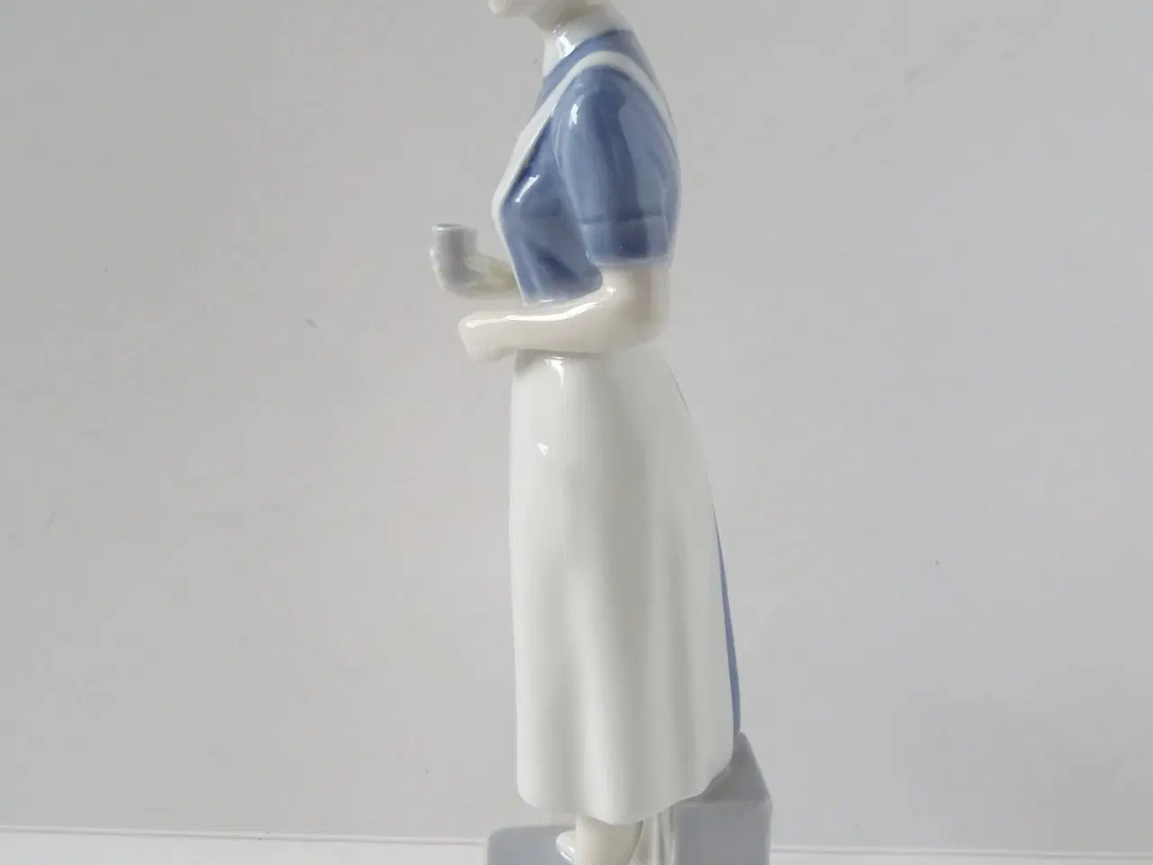 Billede 2 - Royal Copenhagen sygeplejerske