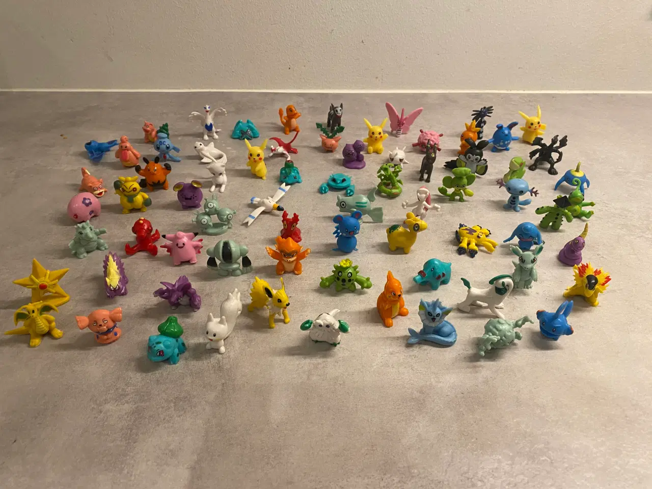 Billede 1 - Pokemon figurer 72 stk