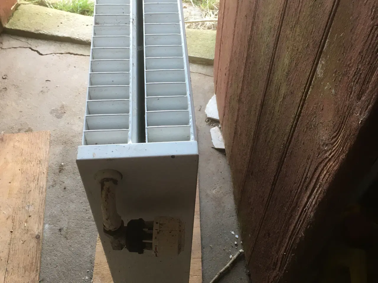 Billede 3 - Radiator næsten ny