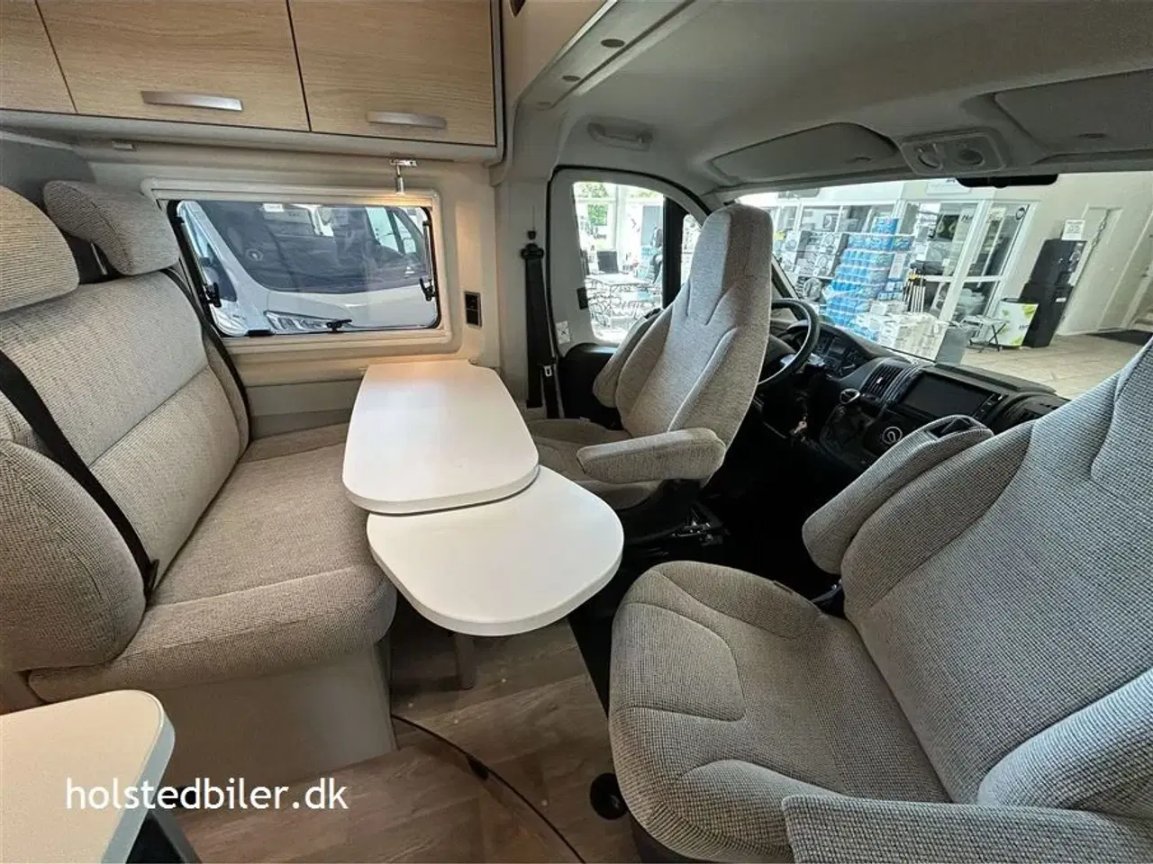 Billede 9 - 2021 - Hymer Hymercar Free 602   2 lange senge og 6 meter - automatgear.