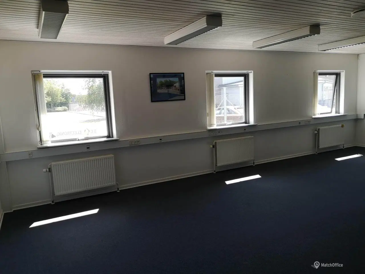 Billede 3 - Kontor med stor synlighed fra indfaldsvej - mulighed for ekstra lager
