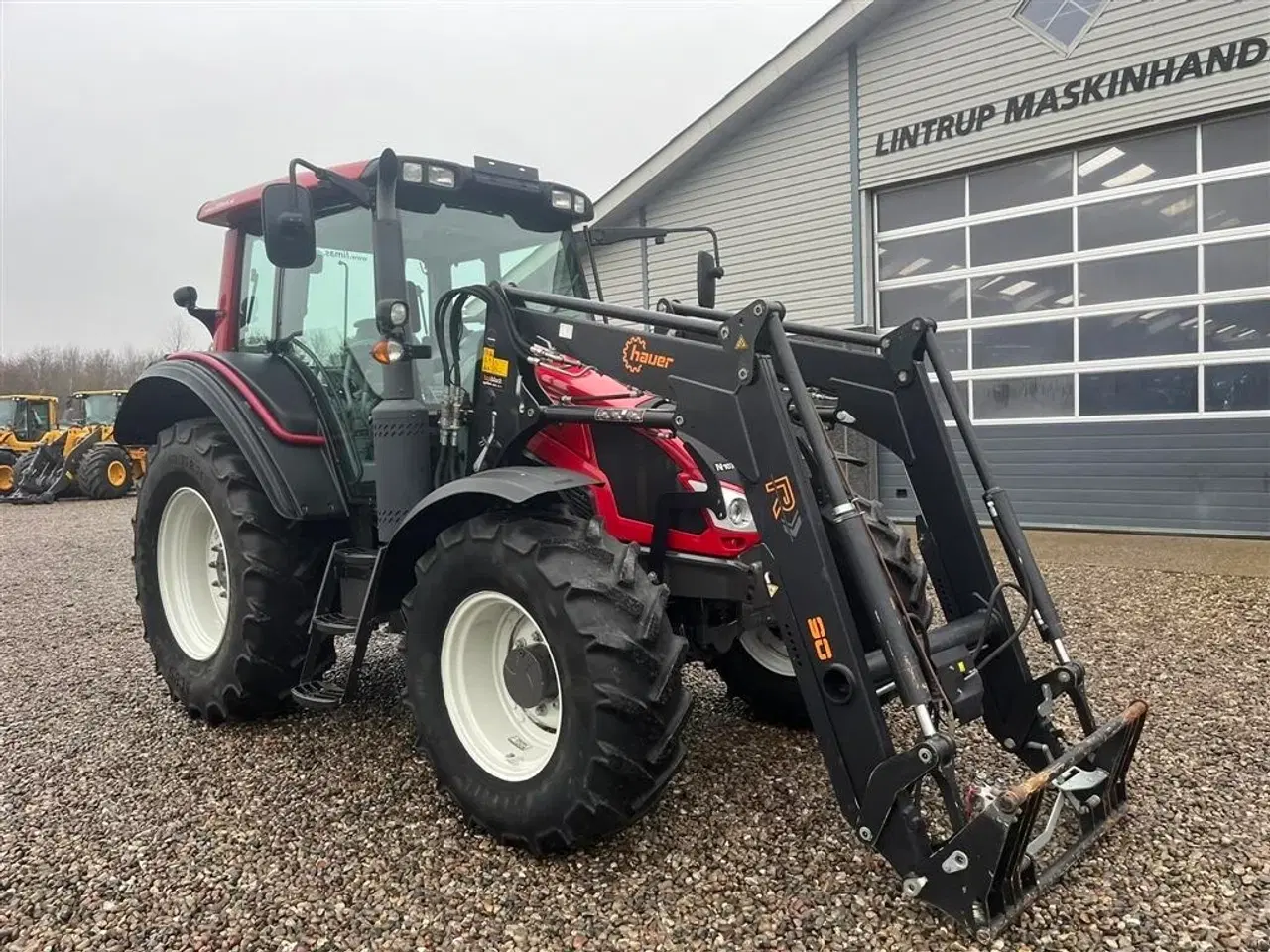 Billede 15 - Valtra N103 HiTech med krybegear og fuldhydraulisk frontlæsser på med Euro skifte samt 3die funktion