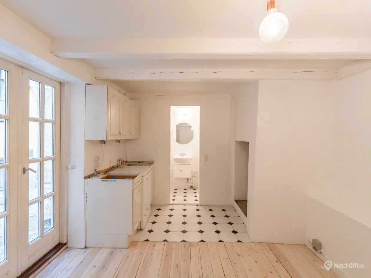 Billede 2 - Charmerende bindingsværkshus i tre plan – en skjult oase midt i Indre By