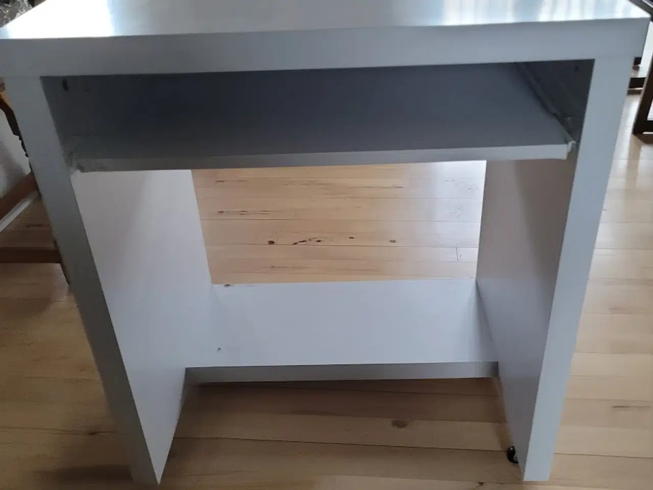 Billede 4 - Computer bord på hjul