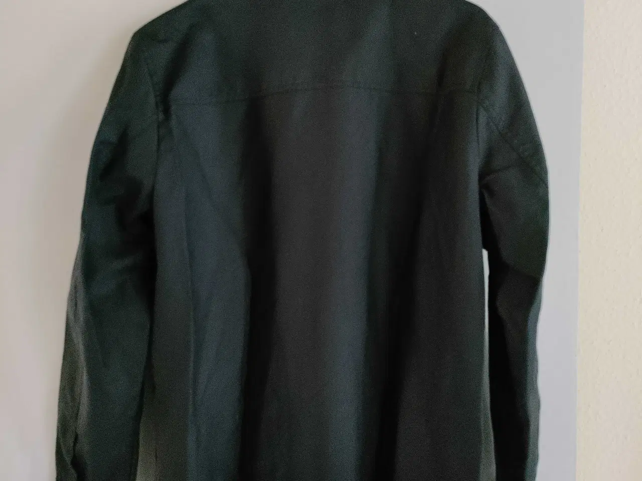 Billede 2 - Jakke str M- fremstår som ny