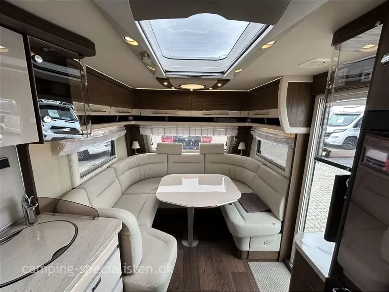 Billede 5 - 2019 - Hymer Nova S 545   Hymer Nova S 545 med Alde model 2019 kan nu ses hos Camping-Specialisten
