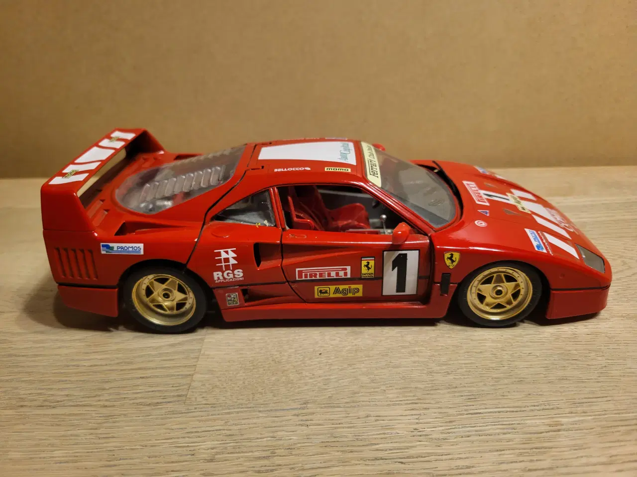 Billede 2 - Modelbil Ferrari F40 1990 skala 1/18