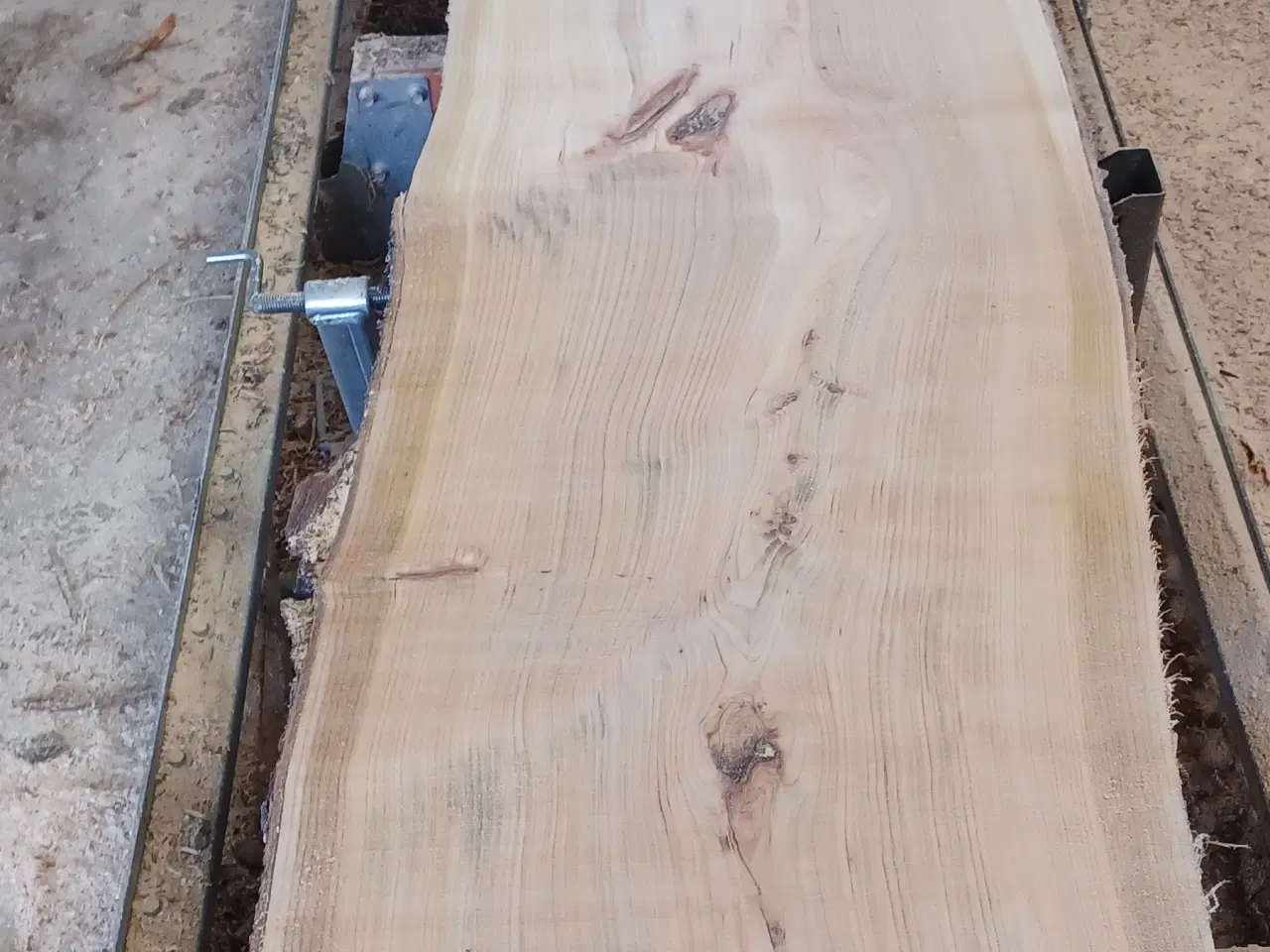 Billede 1 - Planker og tømmer