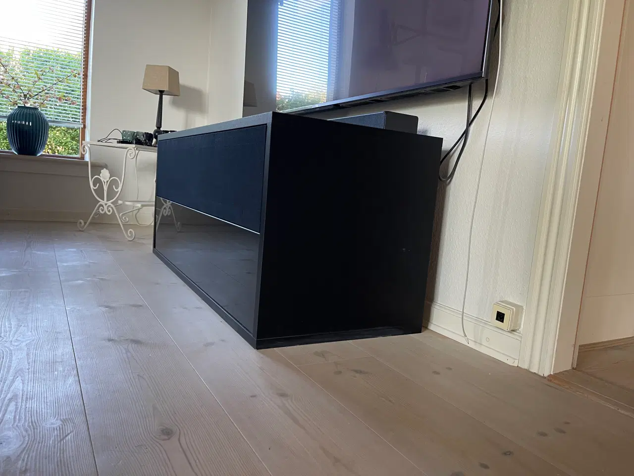 Billede 2 - TV møbel væghængt