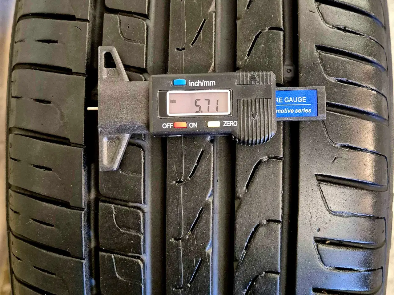 Billede 6 - VW "LONDON" MODEL ORIGINAL ALUFÆLGE MED SOMMERDÆK 