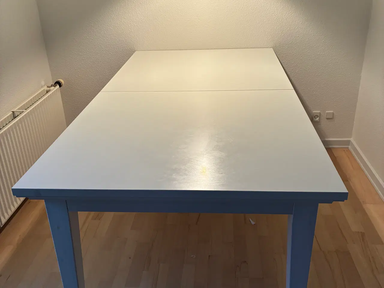 Billede 1 - Spisebord i hvid