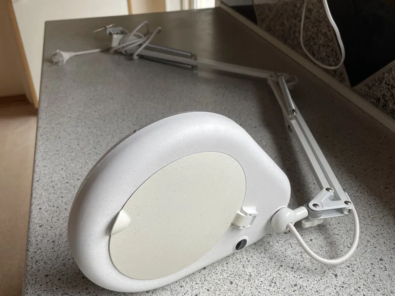 Billede 4 - Luplampe med lys og bordklemme