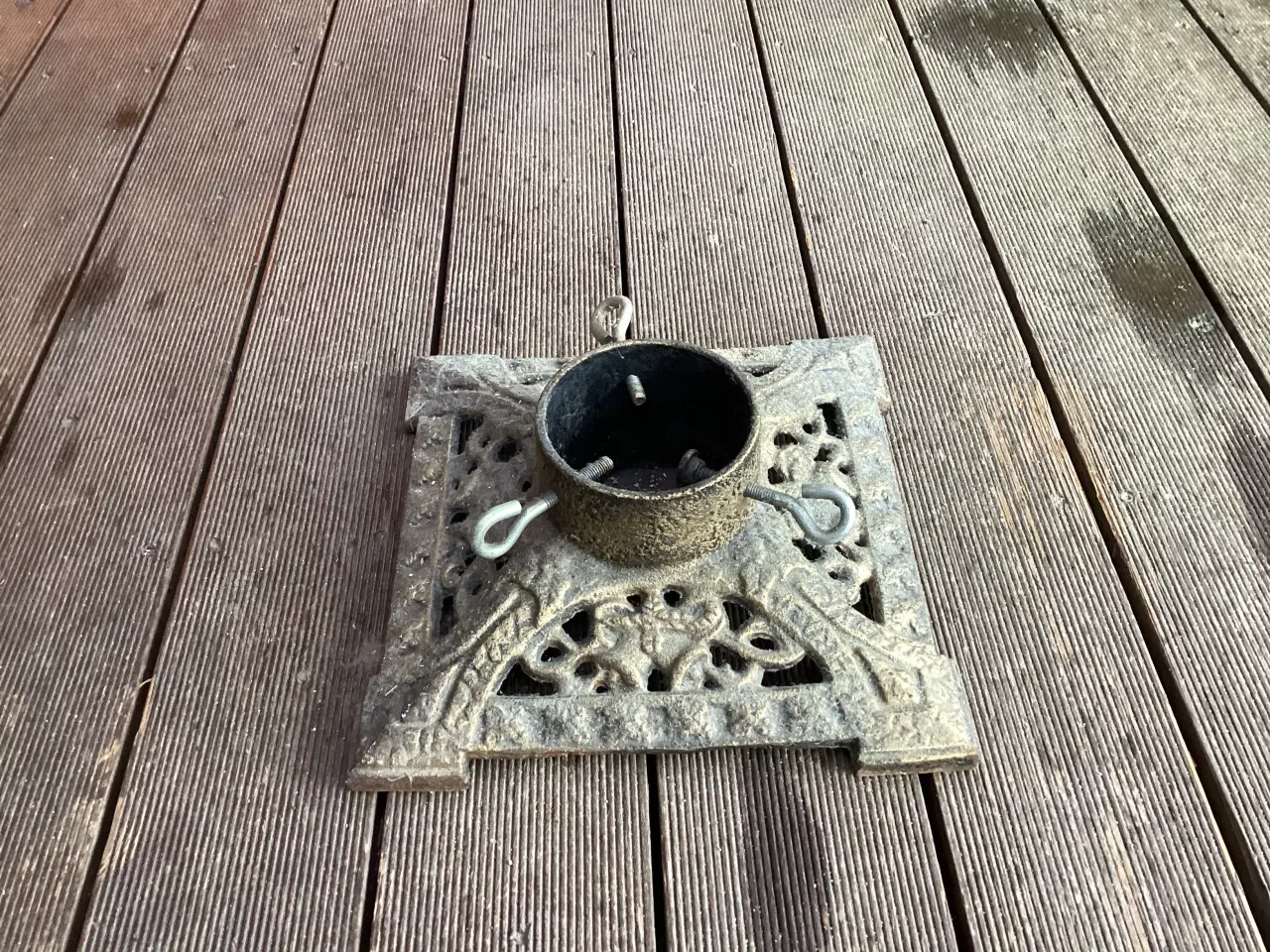 Billede 1 - Antik juletræsfod sælges.