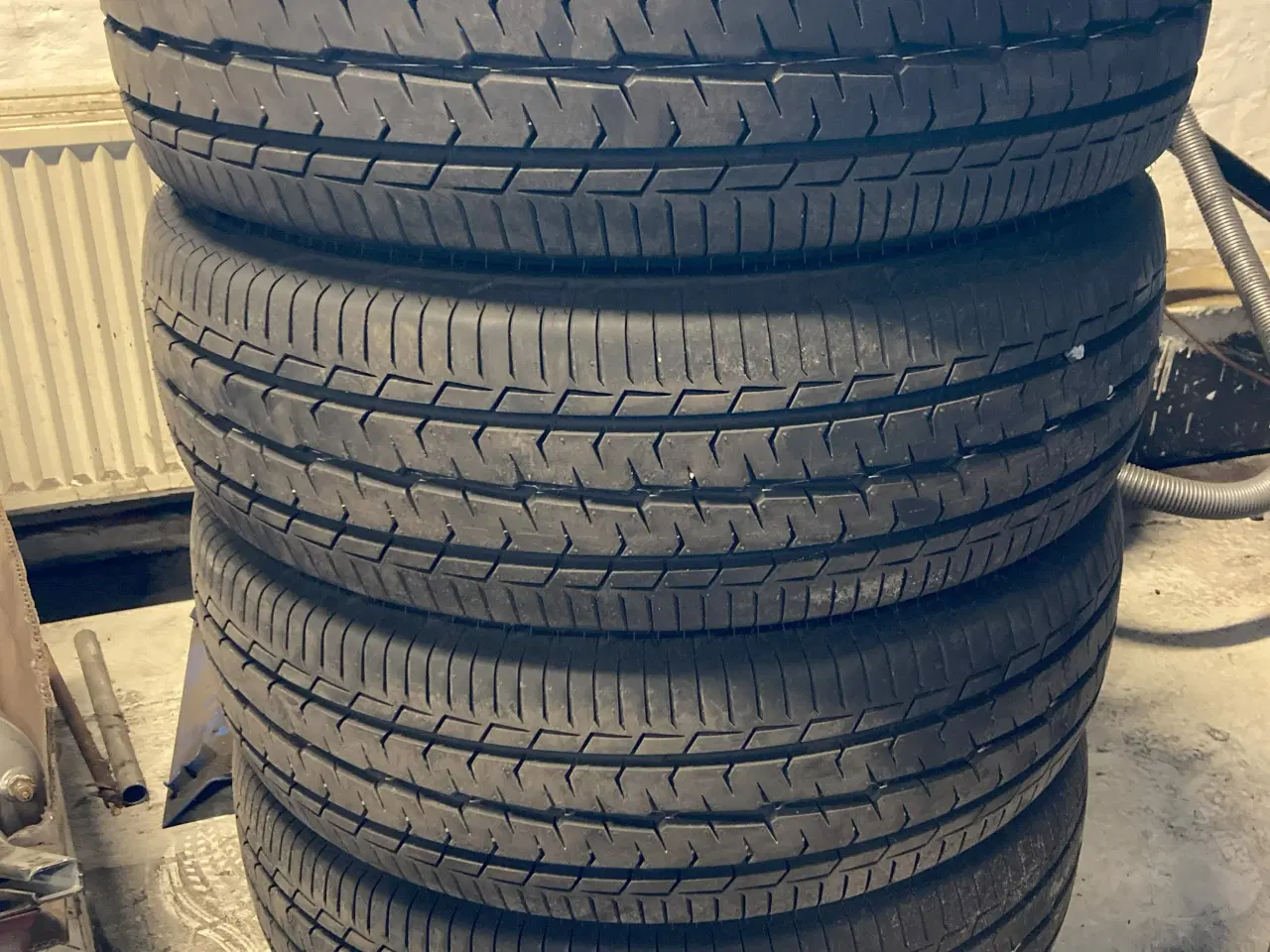 Billede 1 - Varevognsdæk 205/70R15