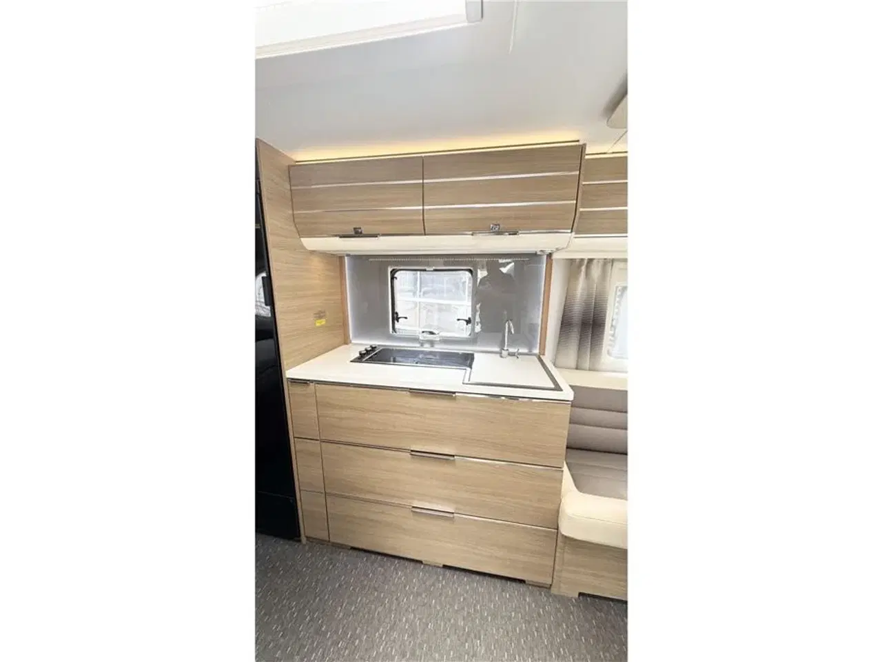 Billede 5 - 2017 - Adria Adora 613 UT   Queensbed-Gulvtemp.-Endebad-Mover-Telt