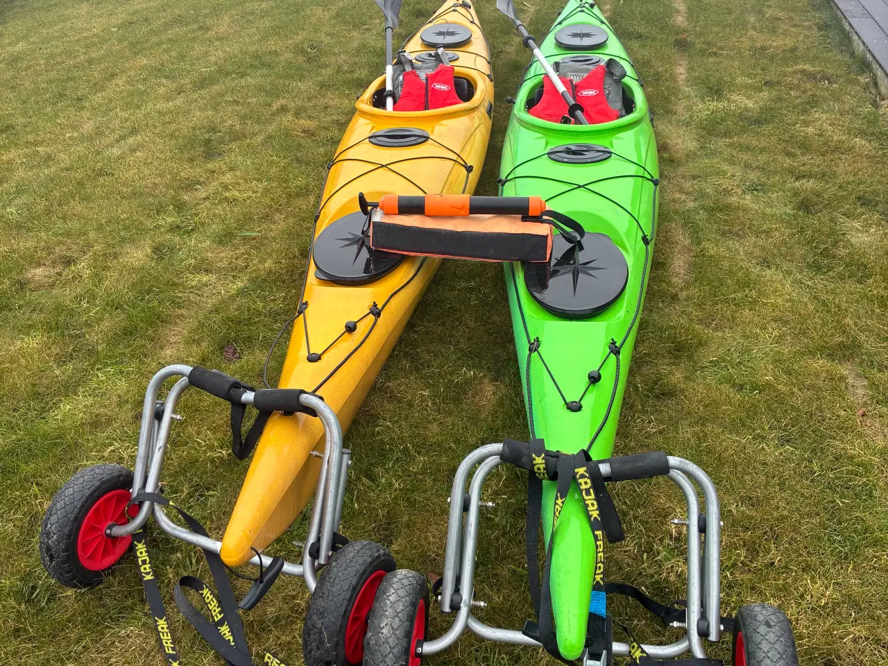 Billede 2 - 2 stk. havkajakker med alt tilbehør