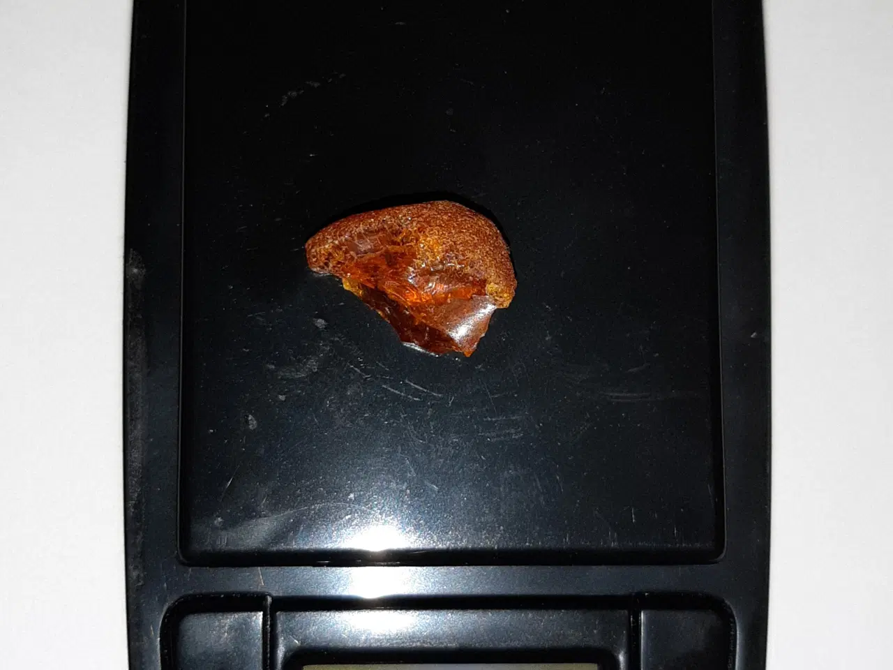 Billede 6 - Rav klumper og halssmykke, i alt 36 gram.