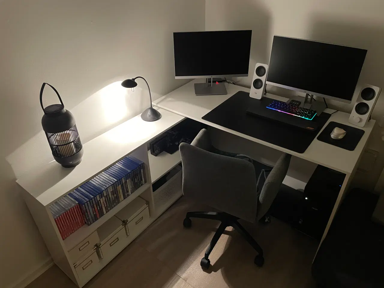 Billede 2 - Skrivebord med opbevaringsplads